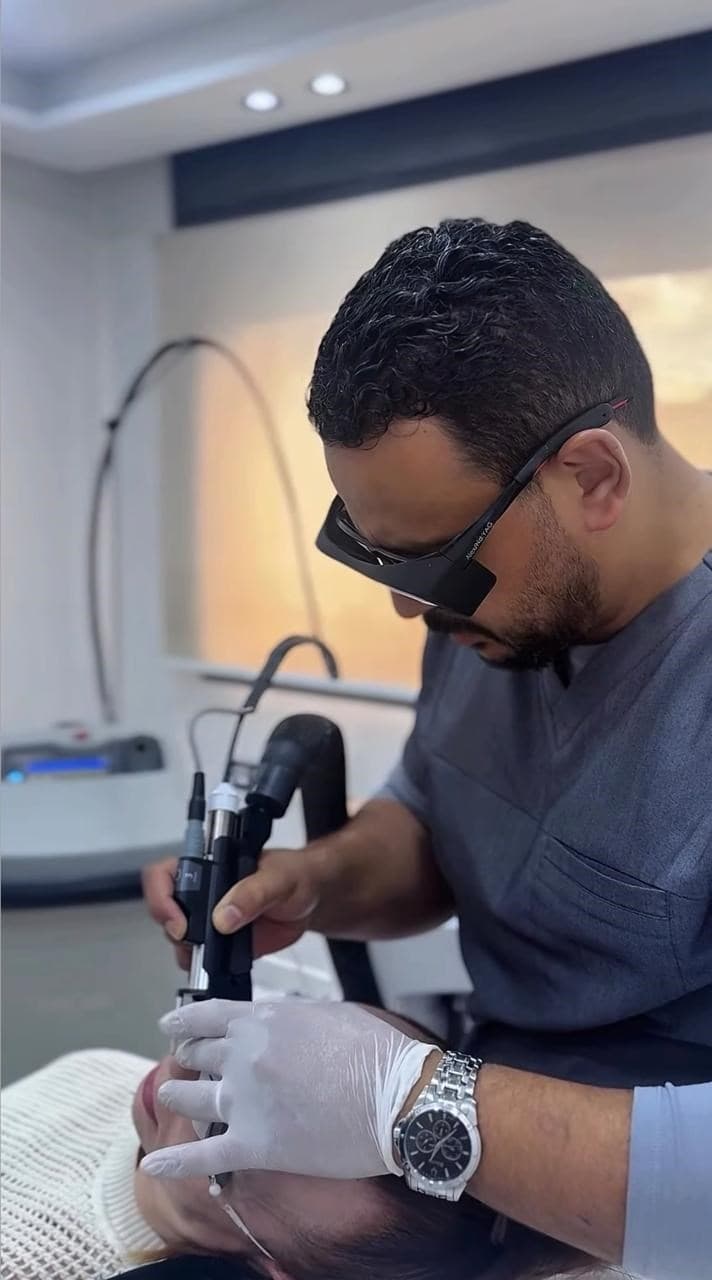 Dr Mounim Mellouk au laser